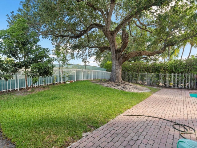 4 of 68 - 19501 Ne 14 Ct, North Miami Beach, FL