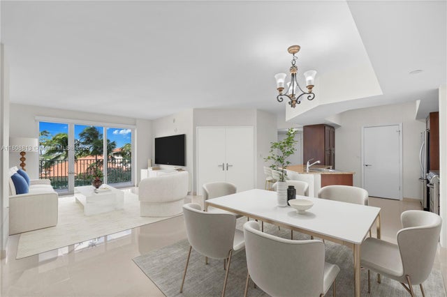2 of 13 - 19900 E Country Club Dr 706, Aventura, FL