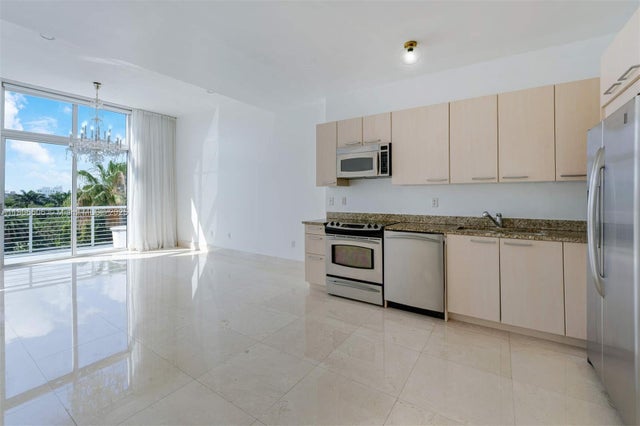 2 of 26 - 2001 Meridian Ave 516, Miami Beach, FL