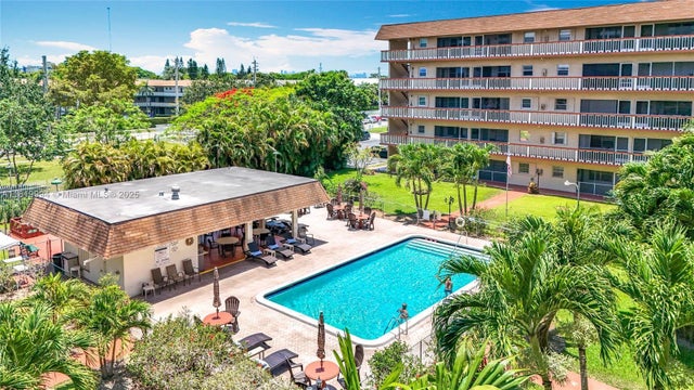 1 of 50 - 5300 Washington St U305, Hollywood, FL