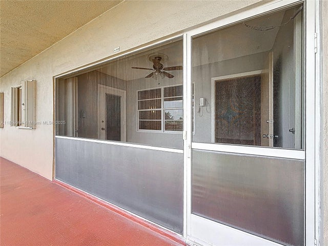 4 of 50 - 5300 Washington St U305, Hollywood, FL