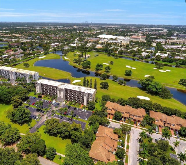 1 of 18 - 3150 W Rolling Hills Cir 209, Davie, FL