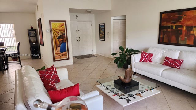 5 of 54 - 930 Nw 96th Ave, Plantation, FL