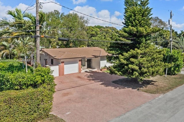 1 of 33 - 6385 Sw 25th St, Miami, FL