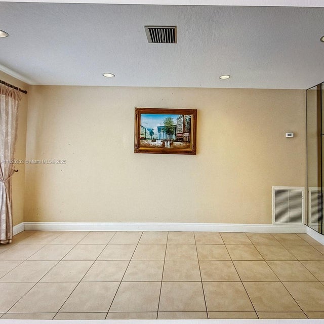 3 of 33 - 6385 Sw 25th St, Miami, FL