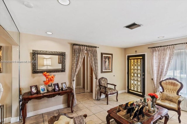 4 of 33 - 6385 Sw 25th St, Miami, FL