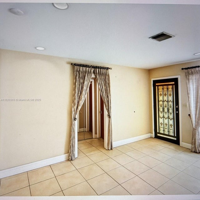 5 of 33 - 6385 Sw 25th St, Miami, FL