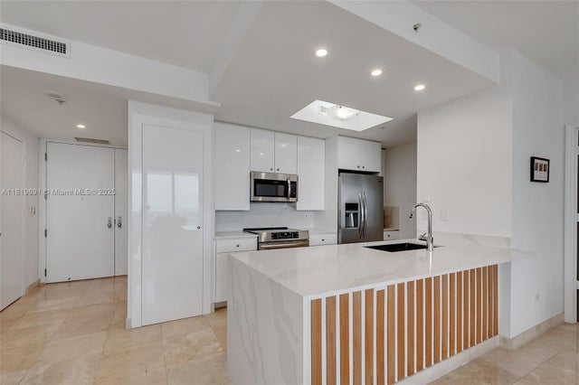 1 of 25 - 848 Brickell Key Dr 1803, Miami, FL