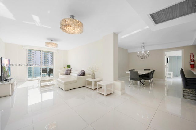 5 of 16 - 19370 Collins Ave 916, Sunny Isles Beach, FL