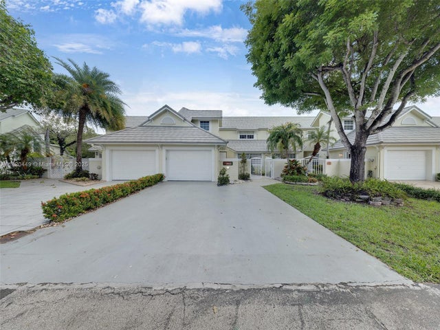 9933 Nw 49th Ter, Doral