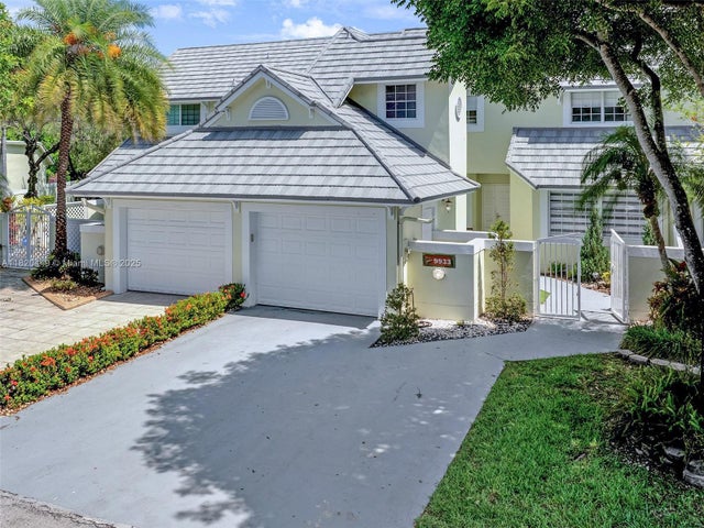 2 of 49 - 9933 Nw 49th Ter, Doral, FL