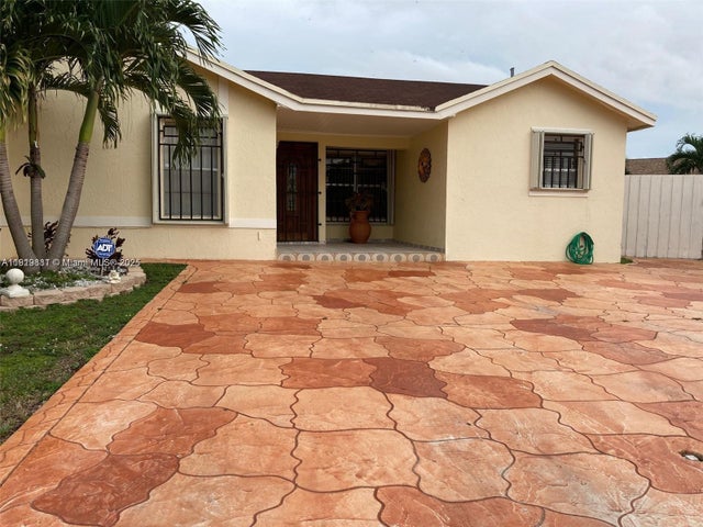 1 of 9 - 12548 Sw 210th St, Miami, FL
