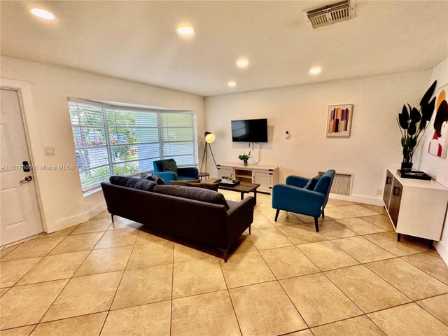 3 of 30 - 6481 Kimberly Blvd, North Lauderdale, FL