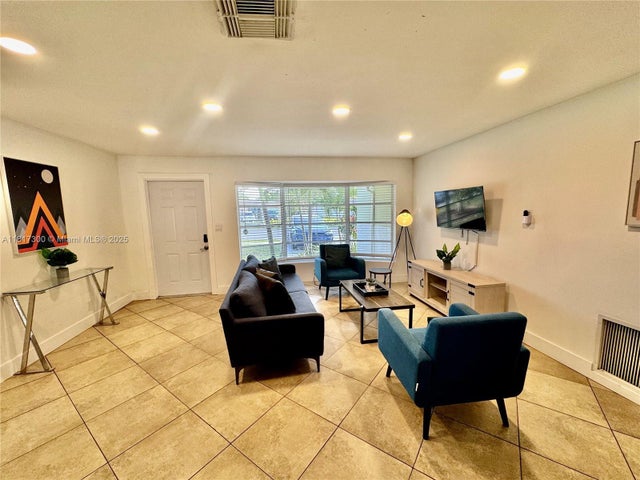 5 of 30 - 6481 Kimberly Blvd, North Lauderdale, FL