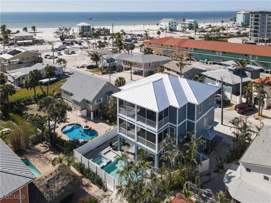 146 Miramar St, Fort Myers Beach