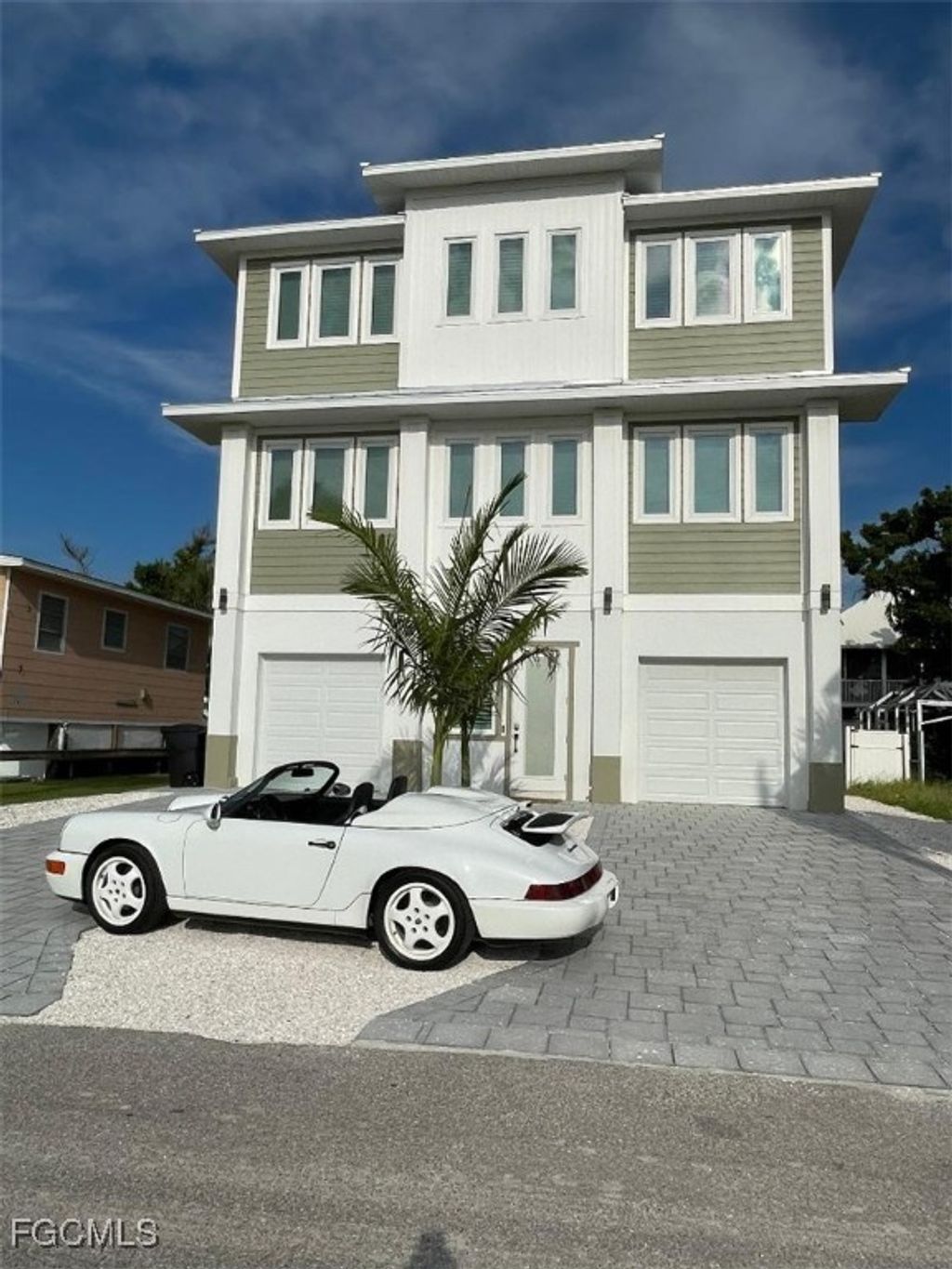151 Chapel St, Fort Myers Beach