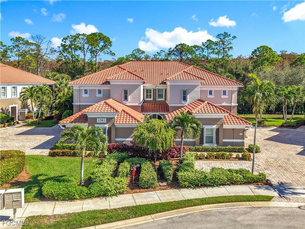 12913 New Market St 201, Fort Myers