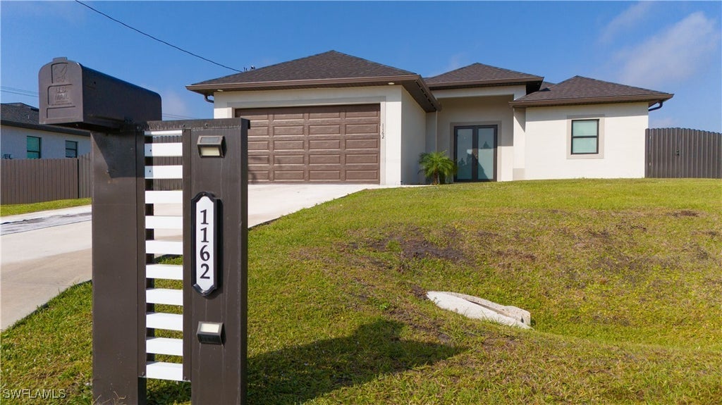 1162 Helen Ave S, LEHIGH ACRES
