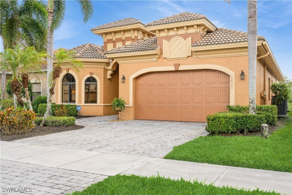 1411 Serrano Cir, Naples