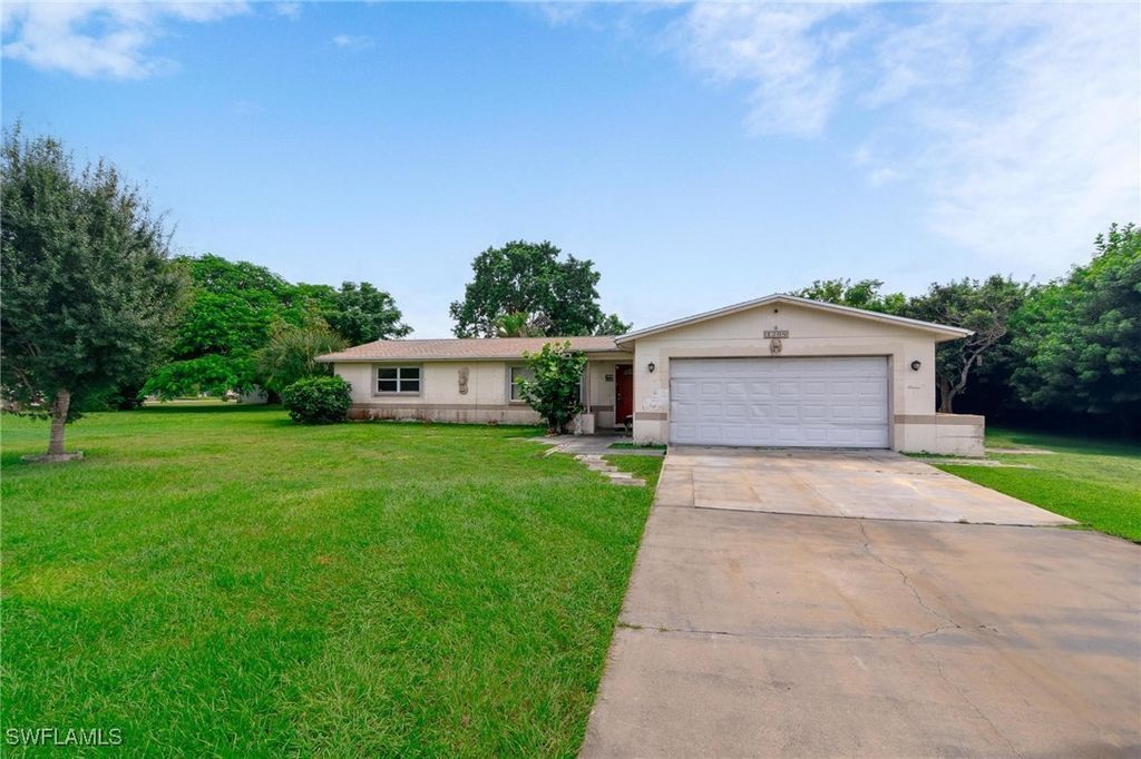 1208 Barnsdale St, LEHIGH ACRES