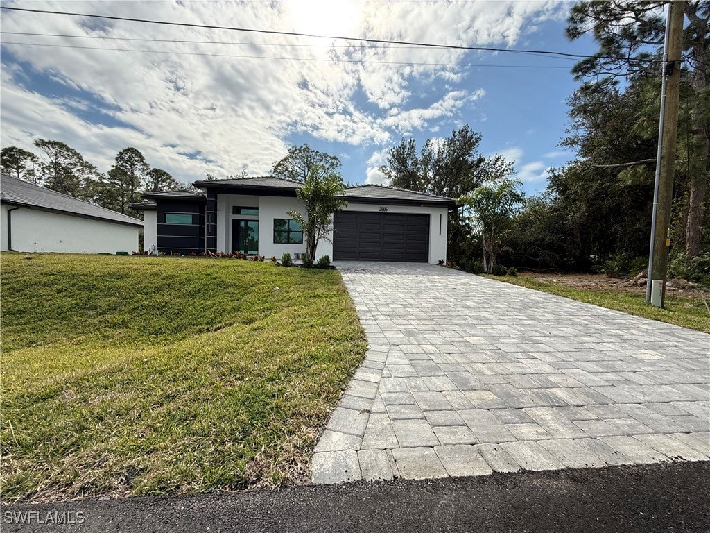 2909 10th St W, LEHIGH ACRES