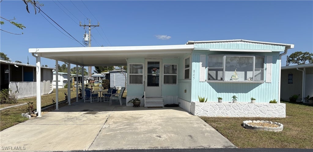 845 Winterest Dr, North Fort Myers