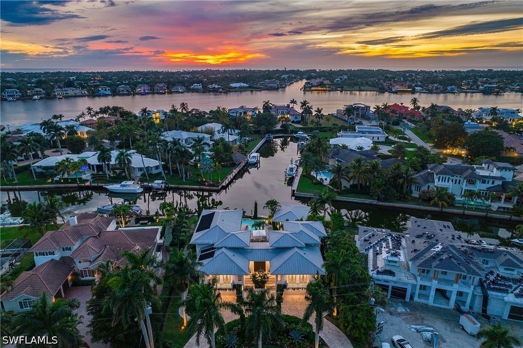 2290 Tarpon Rd, Naples