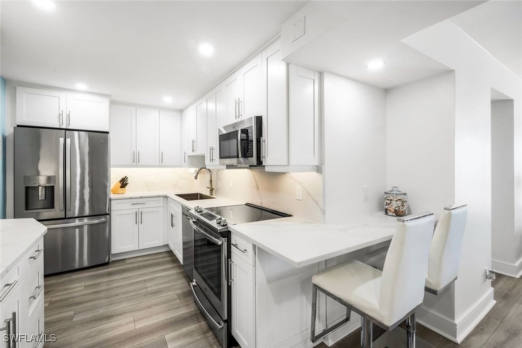 4005 Gulf Shore Blvd N 404, Naples