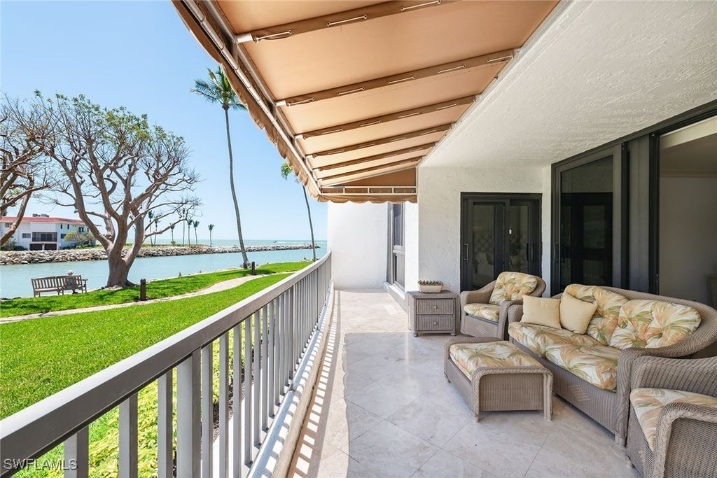 2310 Gulf Shore Blvd N 112, Naples