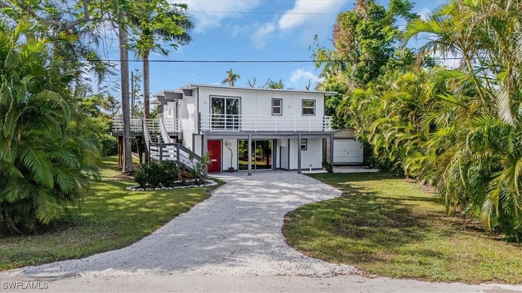 10925 Russell Rd, BOKEELIA