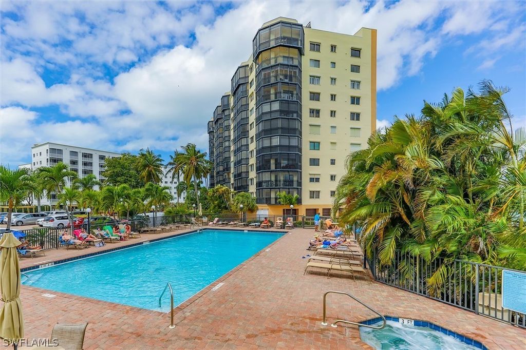 4263 Bay Beach Ln 111, Fort Myers Beach