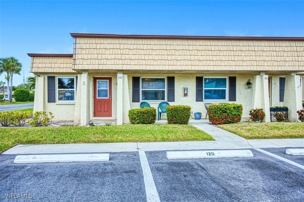 120 Gledhill Ct, Fort Myers