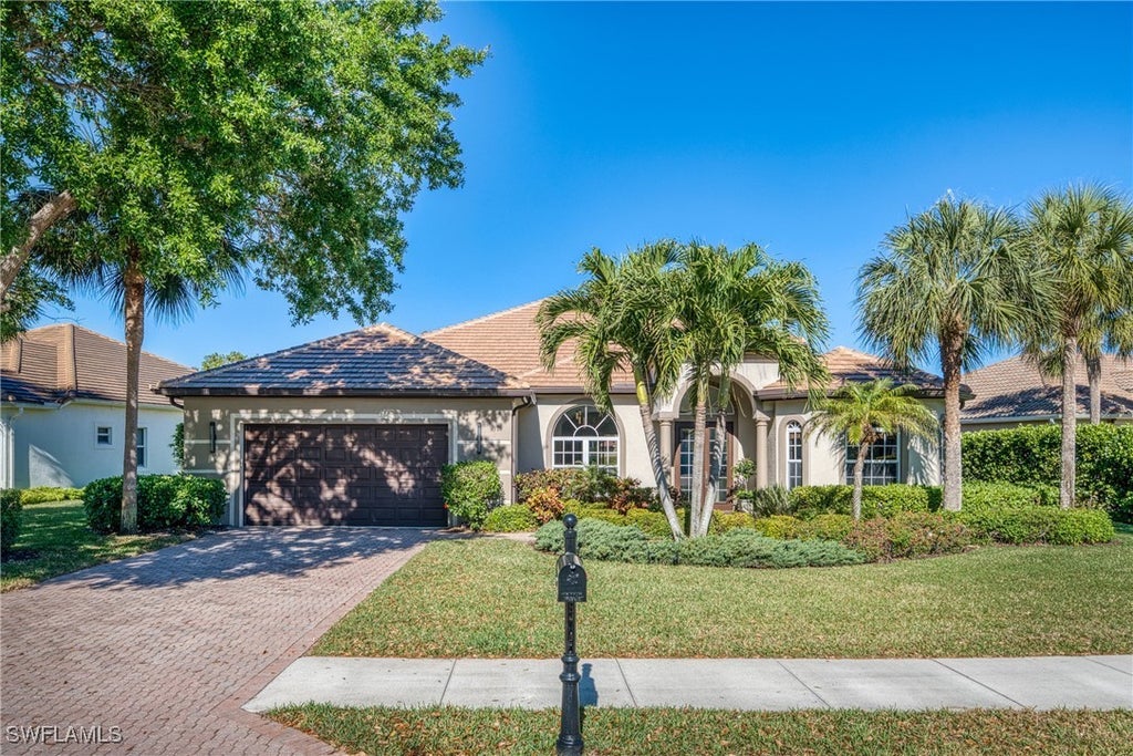 379 Cypress Way W, Naples