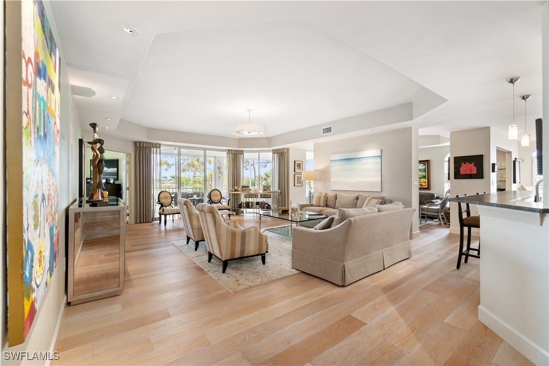 Photo of Listing #225032315