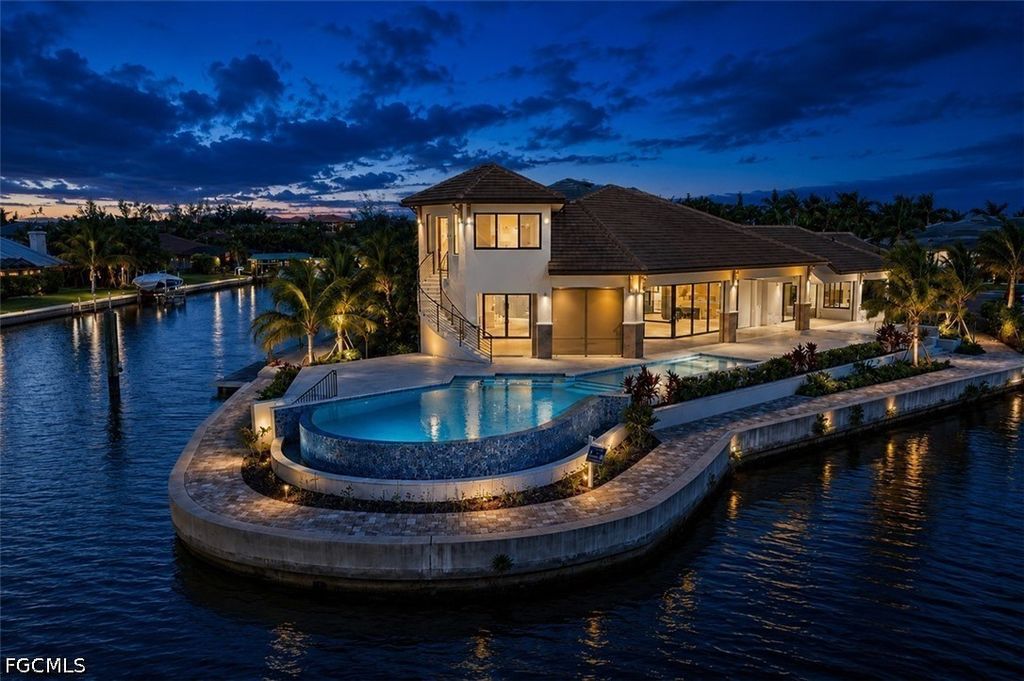 14201 Bay Dr, Fort Myers