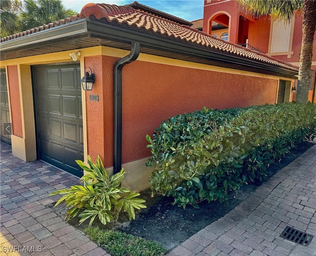 10025 Heather Ln 702, Naples