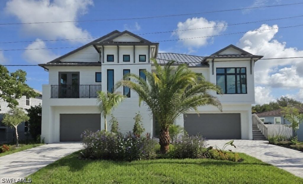 231 1st St, Bonita Springs