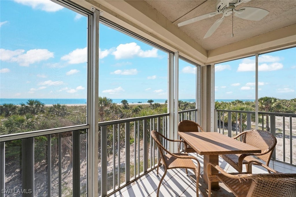 255 Periwinkle Way 5b, SANIBEL
