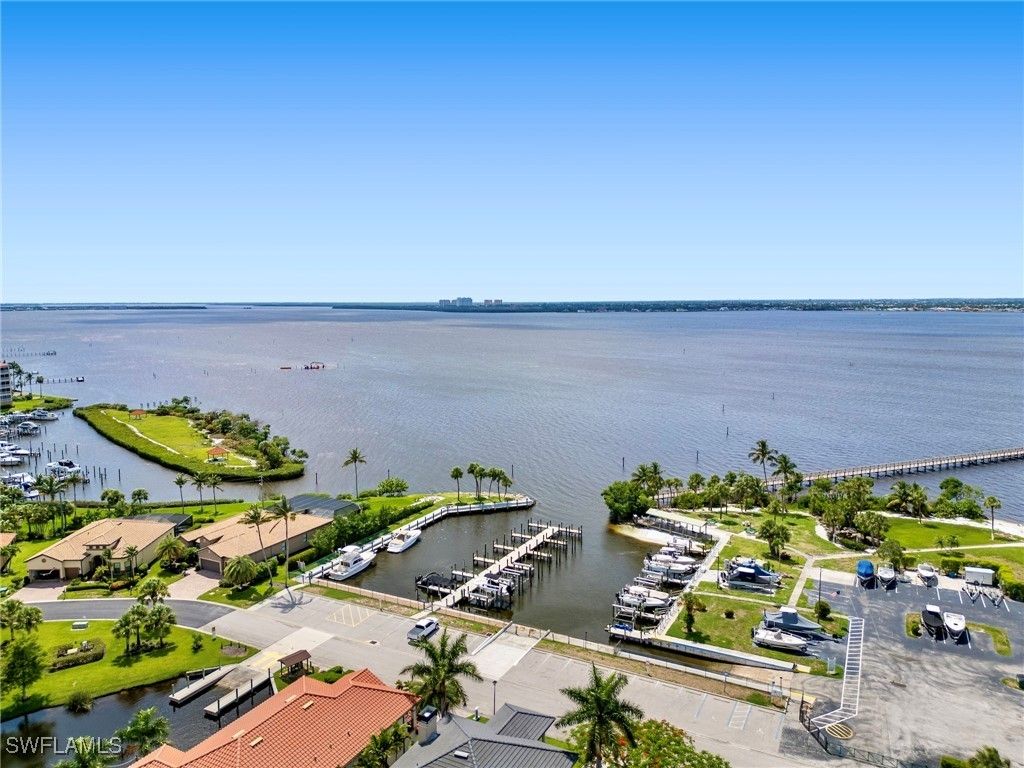 11921 Seabreeze Cv Ln 104, Fort Myers