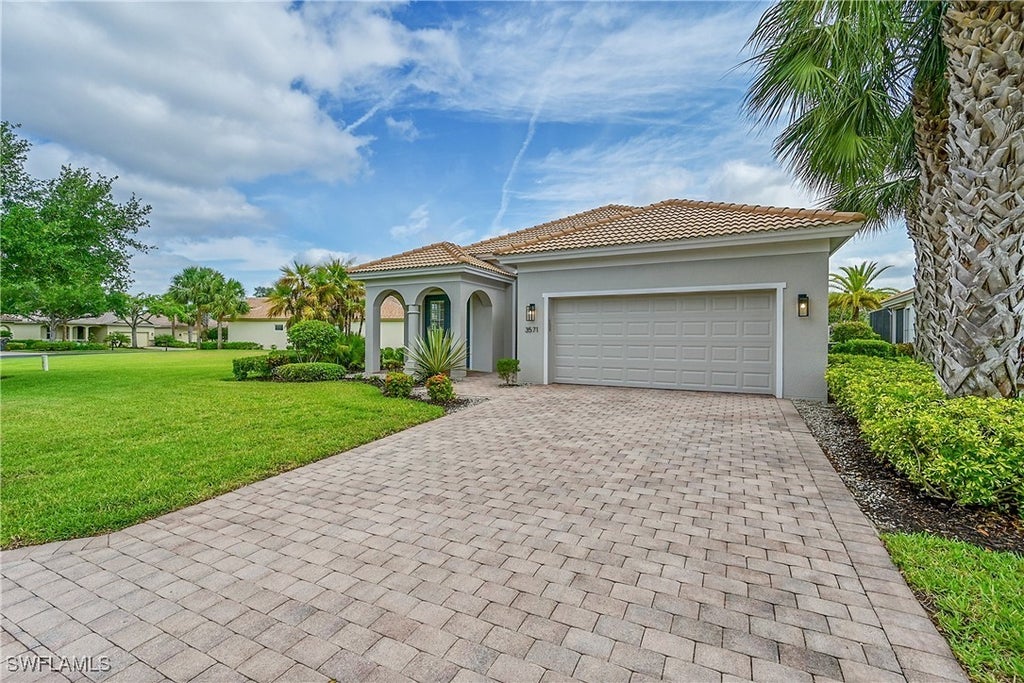 3571 Lakeview Isle Ct, Fort Myers
