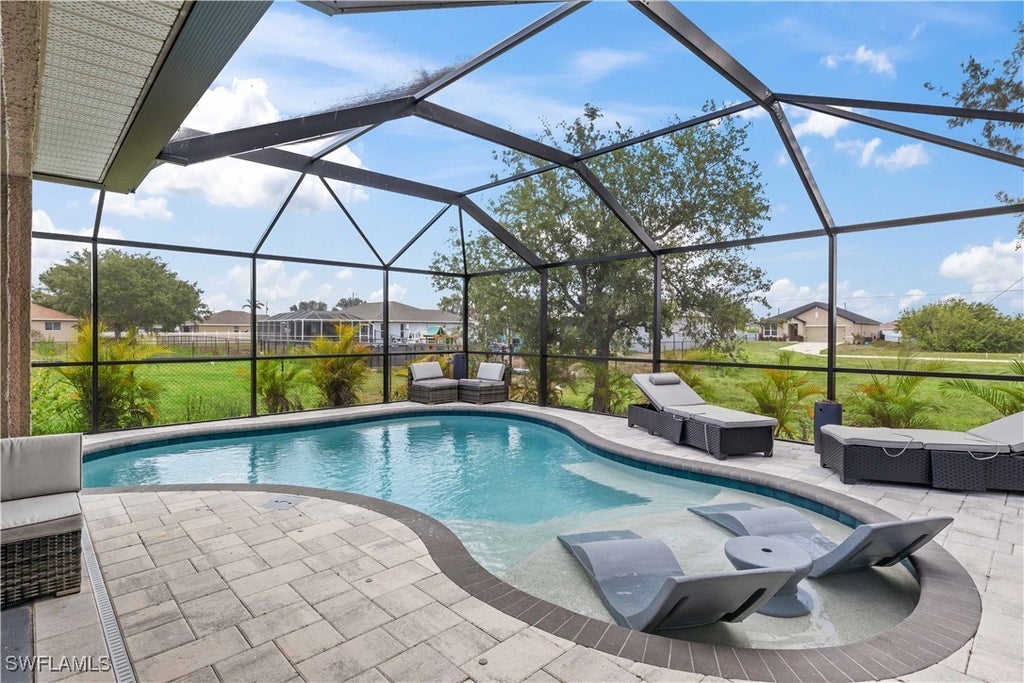927 Nw 12th Ter, CAPE CORAL
