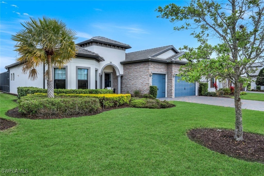 19009 Aqua Shore Dr, Fort Myers