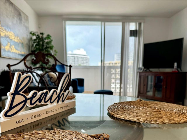 4 of 36 - 7118 Bonita Dr 405, Miami Beach, FL