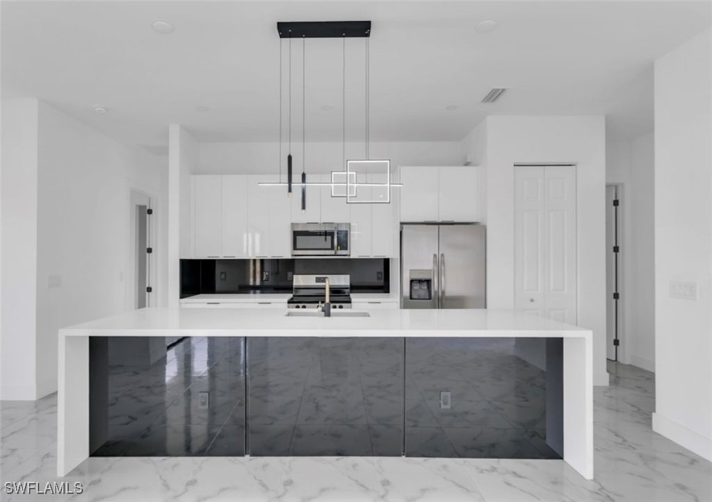 2808 61st St W, LEHIGH ACRES