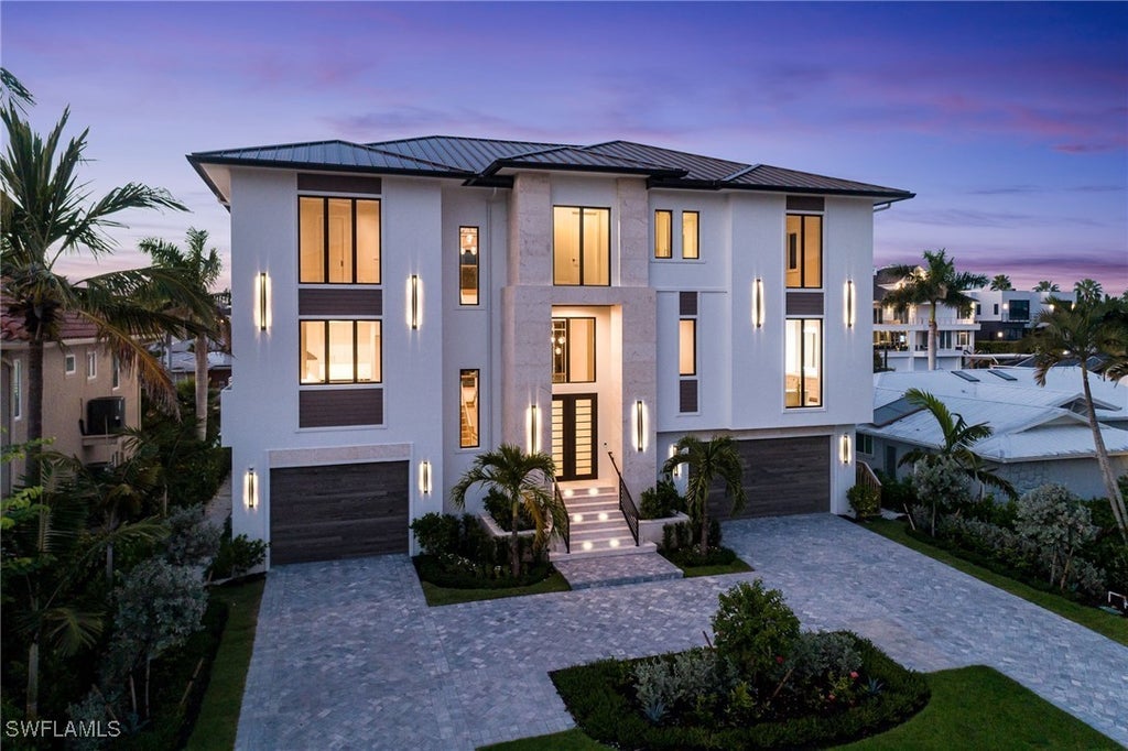 223 Bayview Ave, Naples