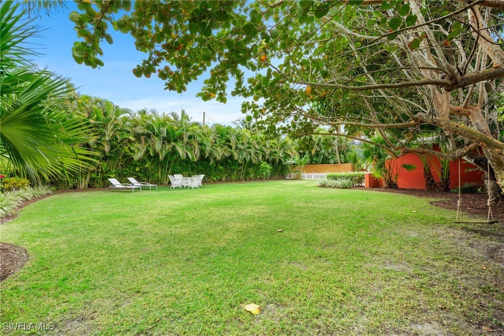 432 3rd Ave N, Naples