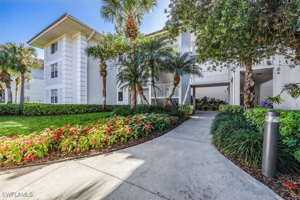 760 Waterford Dr 301, Naples