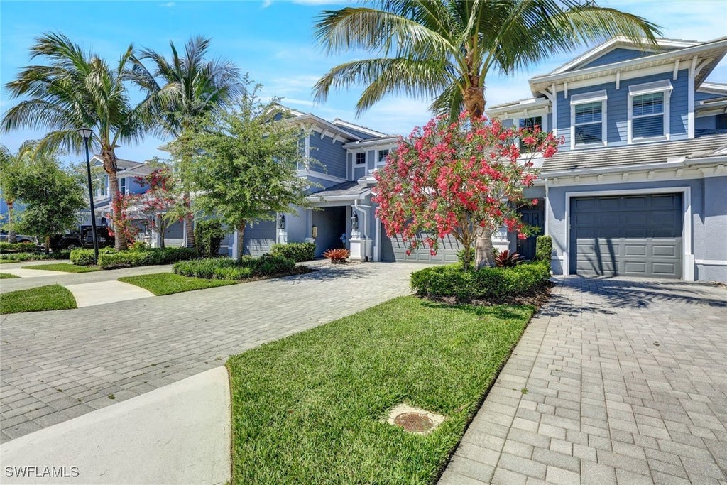 2543 Seychelles Dr 608, Naples