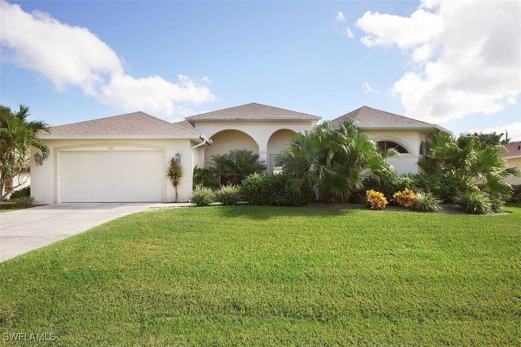1725 Se 10th Pl, CAPE CORAL