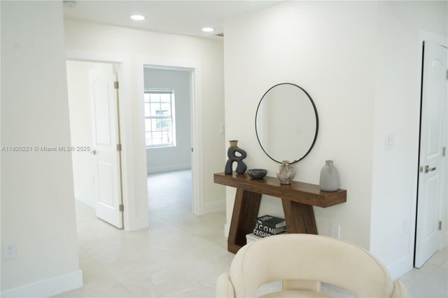 4 of 40 - 6236 Sw 11th St, West Miami, FL